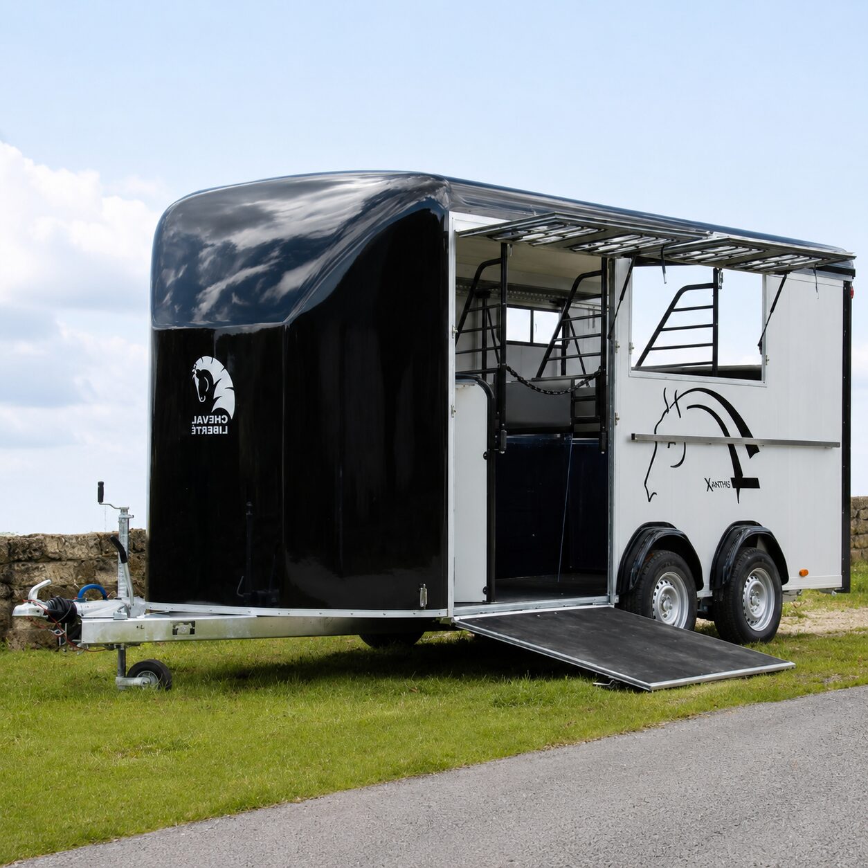 54A.jpg Cheval Liberté Maxi 4 Pferdeanhänger – Image 1