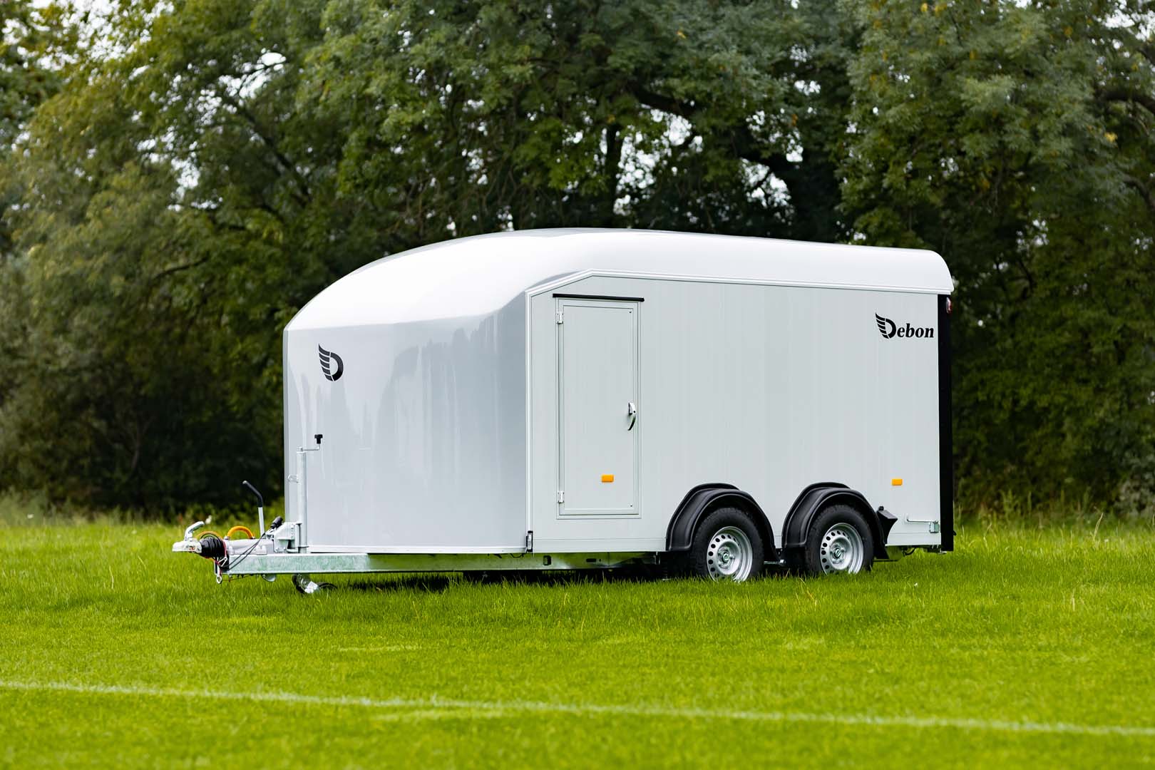 r6__3926.jpg Debon Roadster 800 Kofferanhänger – Image 1