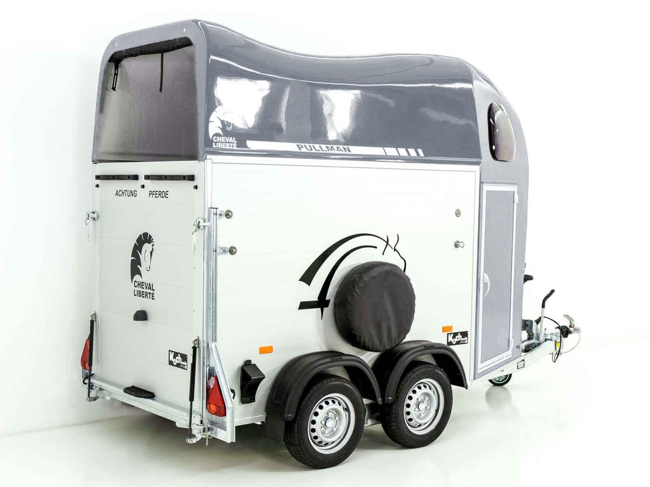 80.jpg Cheval Liberte Pferdeanhänger GOLD One 1,5er|Pullman-Fahrwerk|grau-Neu – Image 1